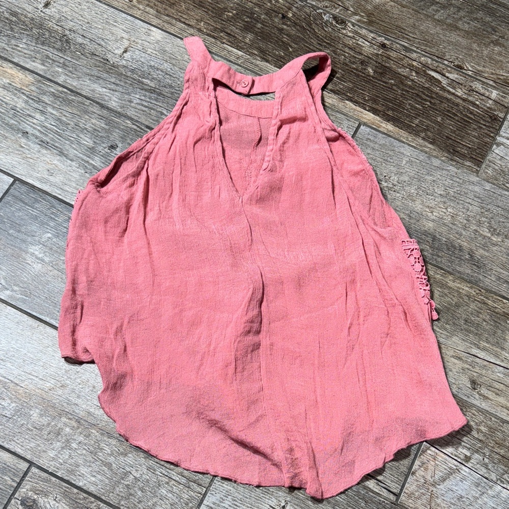 Rebellion Coral Lace Accent Tank Top - Picture 4 of 4